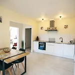 Belle Maison Sur Un Air De Campagne * Μοντωμπάν