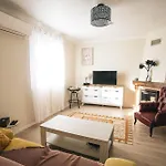Belle Maison Sur Un Air De Campagne Μοντωμπάν